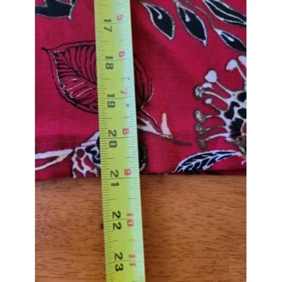 Chicos Travelers Red & Black Floral Print Top Size 2 Womens L Made in USA - Picture 9 of 9